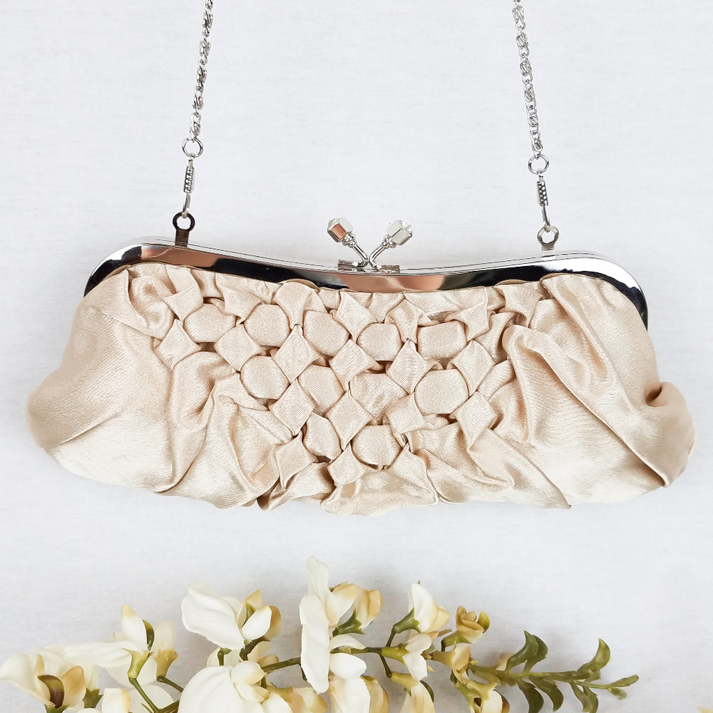 NEW!! Bijoux Terner Cream Silky Bag